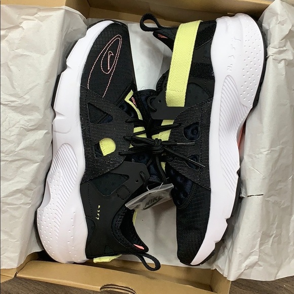 NIKE HUARACHE-TYPE black/pink TNT-black-zinnia - Picture 2 of 16